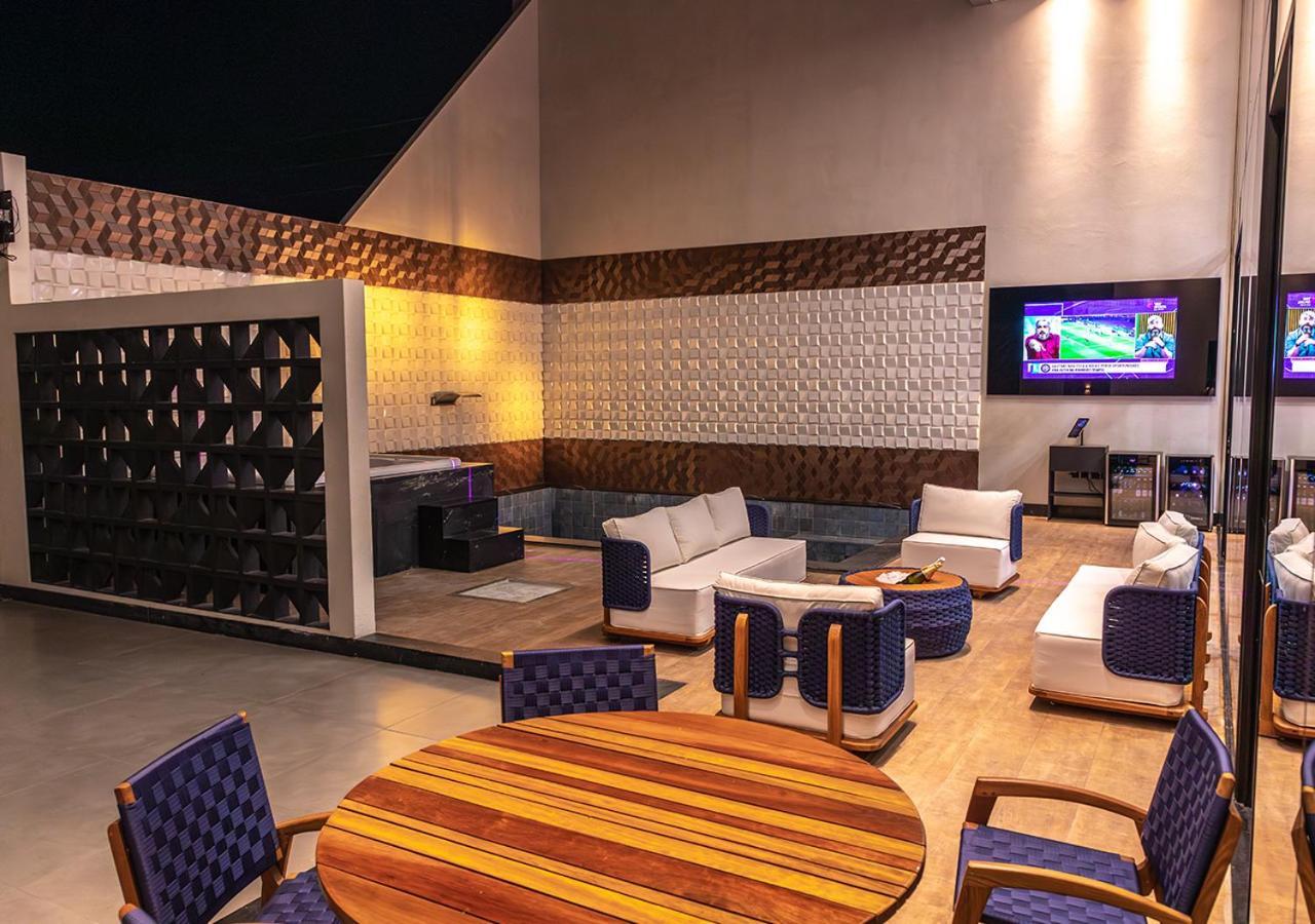 Love hotel Dubai